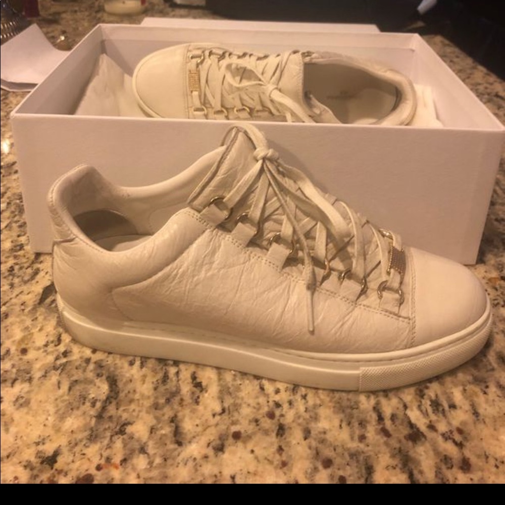 Balenciagas white
